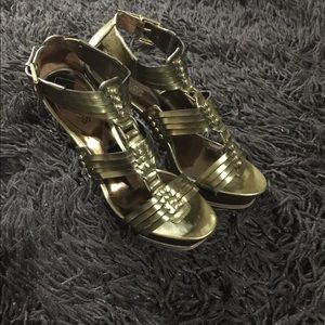 Guess Vintage gold heels